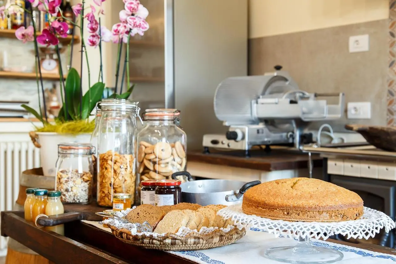 Il Pettirosso Bed and Breakfast SantʼArcangelo di Romagna Bed & Breakfast